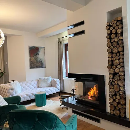 De Luxe Villa